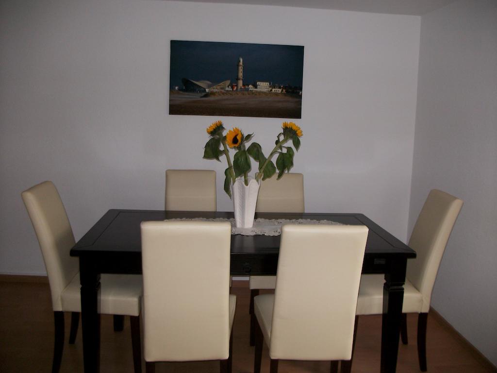 Ferienwohnanlage Bruckner Apartment Rostock Ruang foto